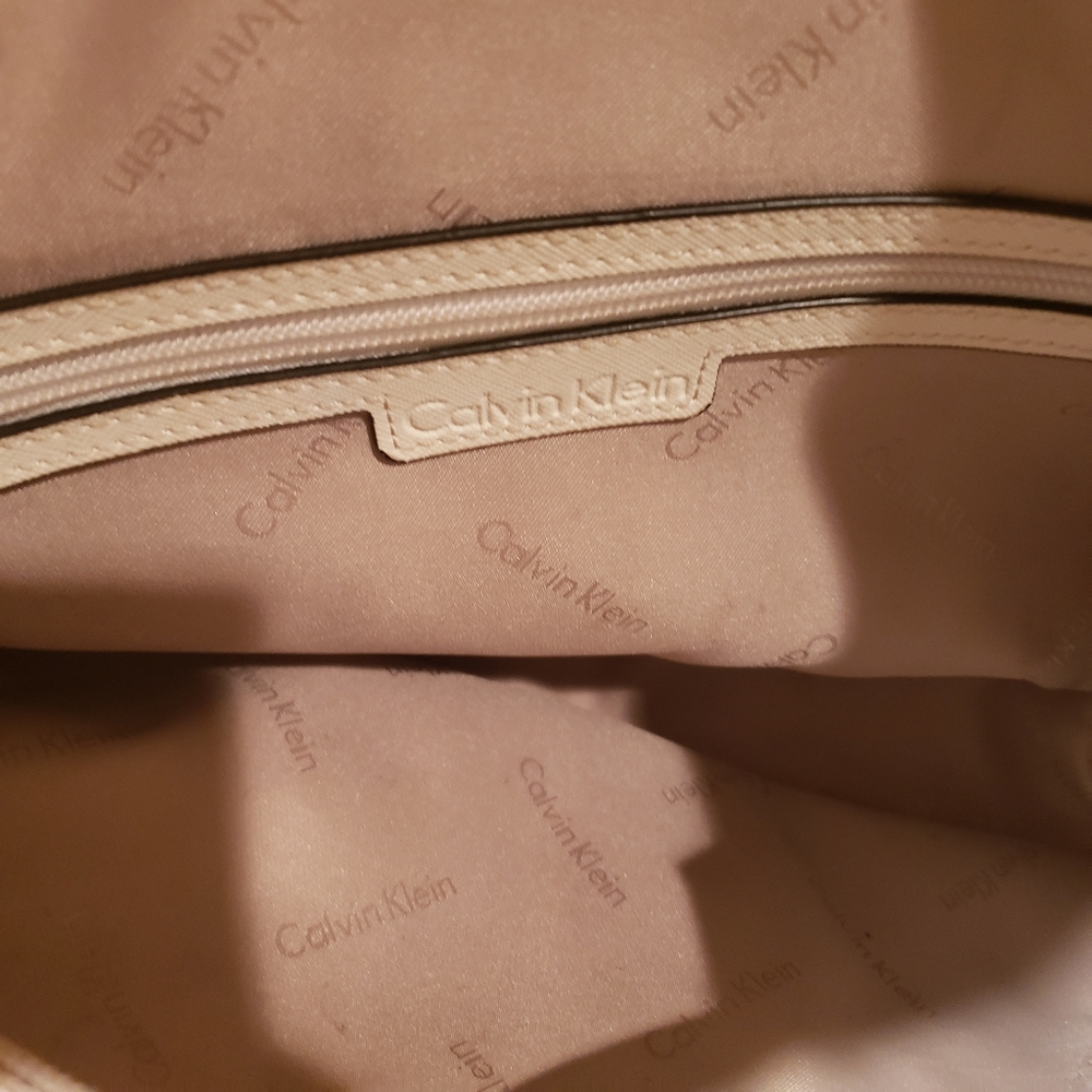 Calvin Klein - Picture 4 of 5